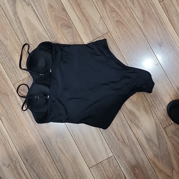 Swimming Suit - Picture 4 of 5